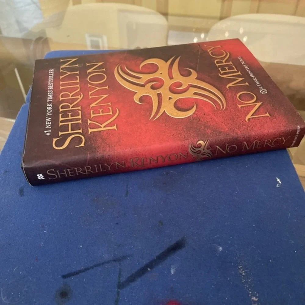 Dark-Hunter Novels Ser.: No‎ Mercy by Sherrilyn Kenyon (2010, Hardcover)